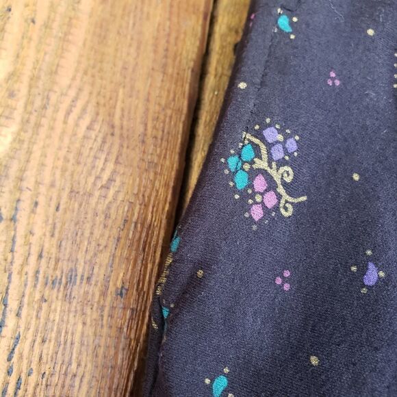 Vintage Closely Knit Skirt with Boho Print throughout - Picture 7 of 14